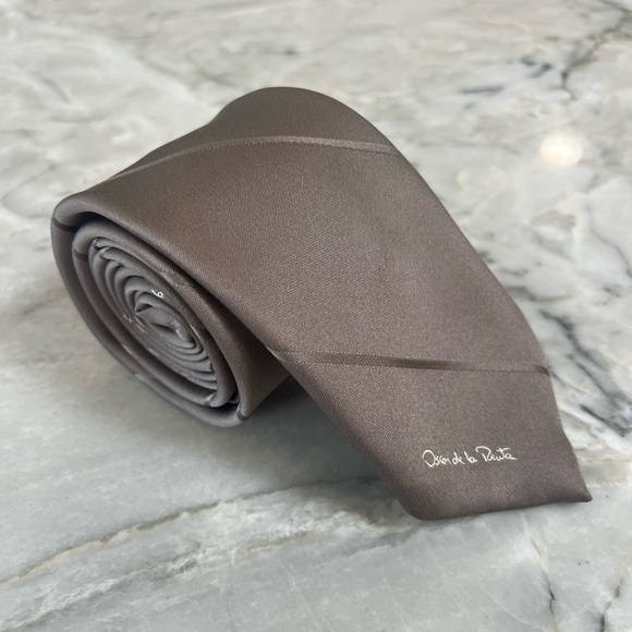 OSCAR DE LA RENTA Tie - Picture 13 of 13